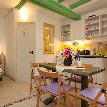 Studio With Garden In Rovinj Exterior photo