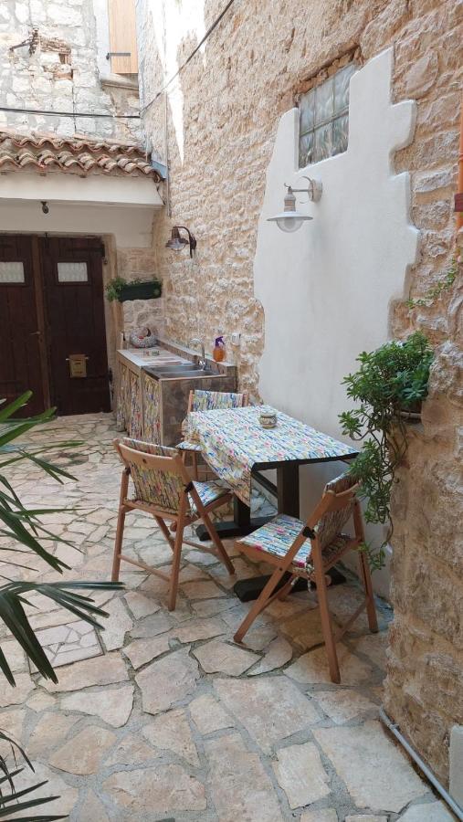 Studio With Garden In Rovinj Exterior photo