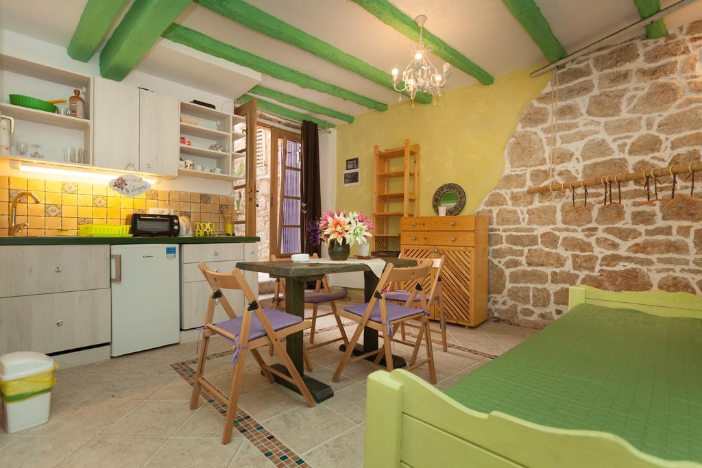 Studio With Garden In Rovinj Exterior photo