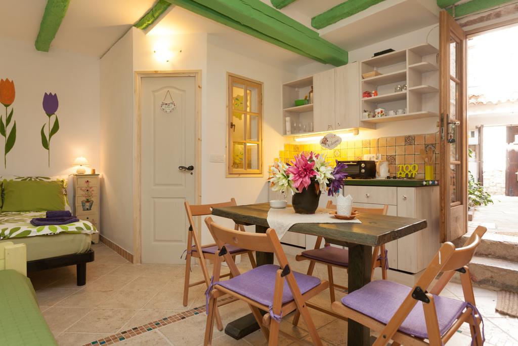 Studio With Garden In Rovinj Exterior photo